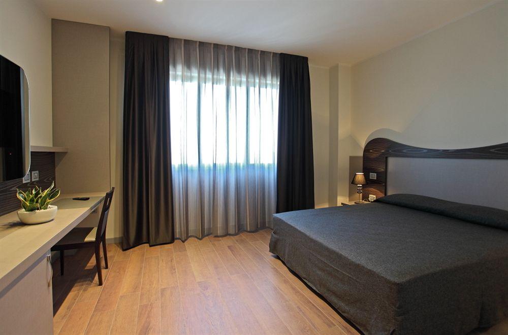 Grand Hotel פורלי מראה חיצוני תמונה