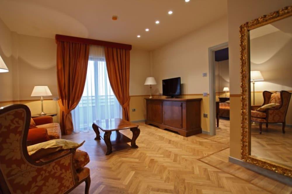 Grand Hotel פורלי מראה חיצוני תמונה