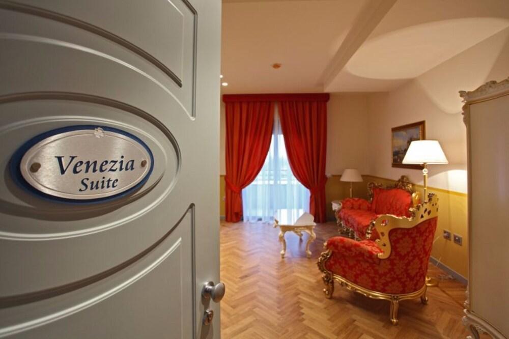 Grand Hotel פורלי מראה חיצוני תמונה