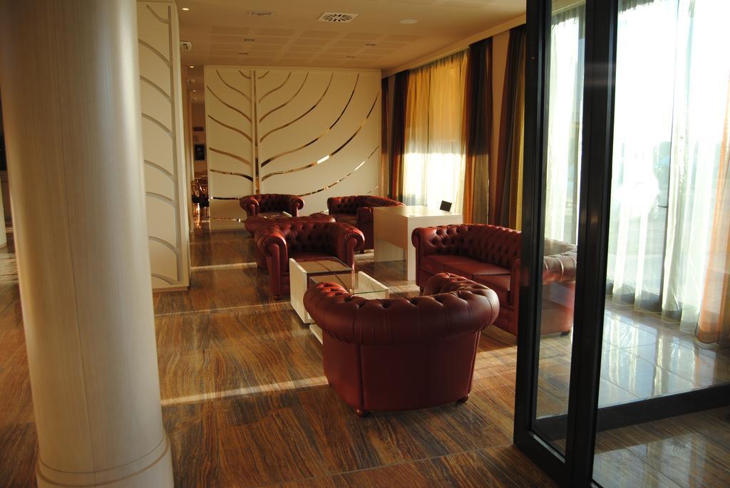 Grand Hotel פורלי מראה חיצוני תמונה