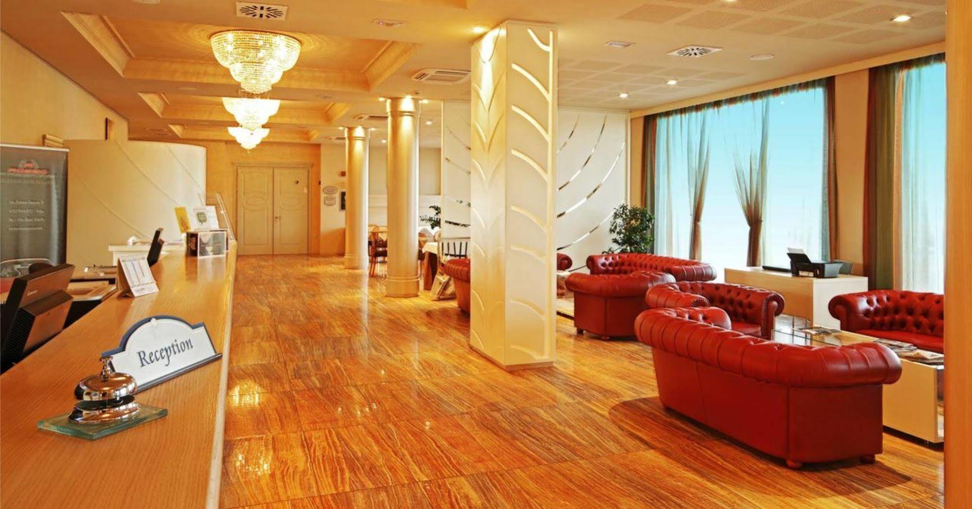 Grand Hotel פורלי מראה חיצוני תמונה