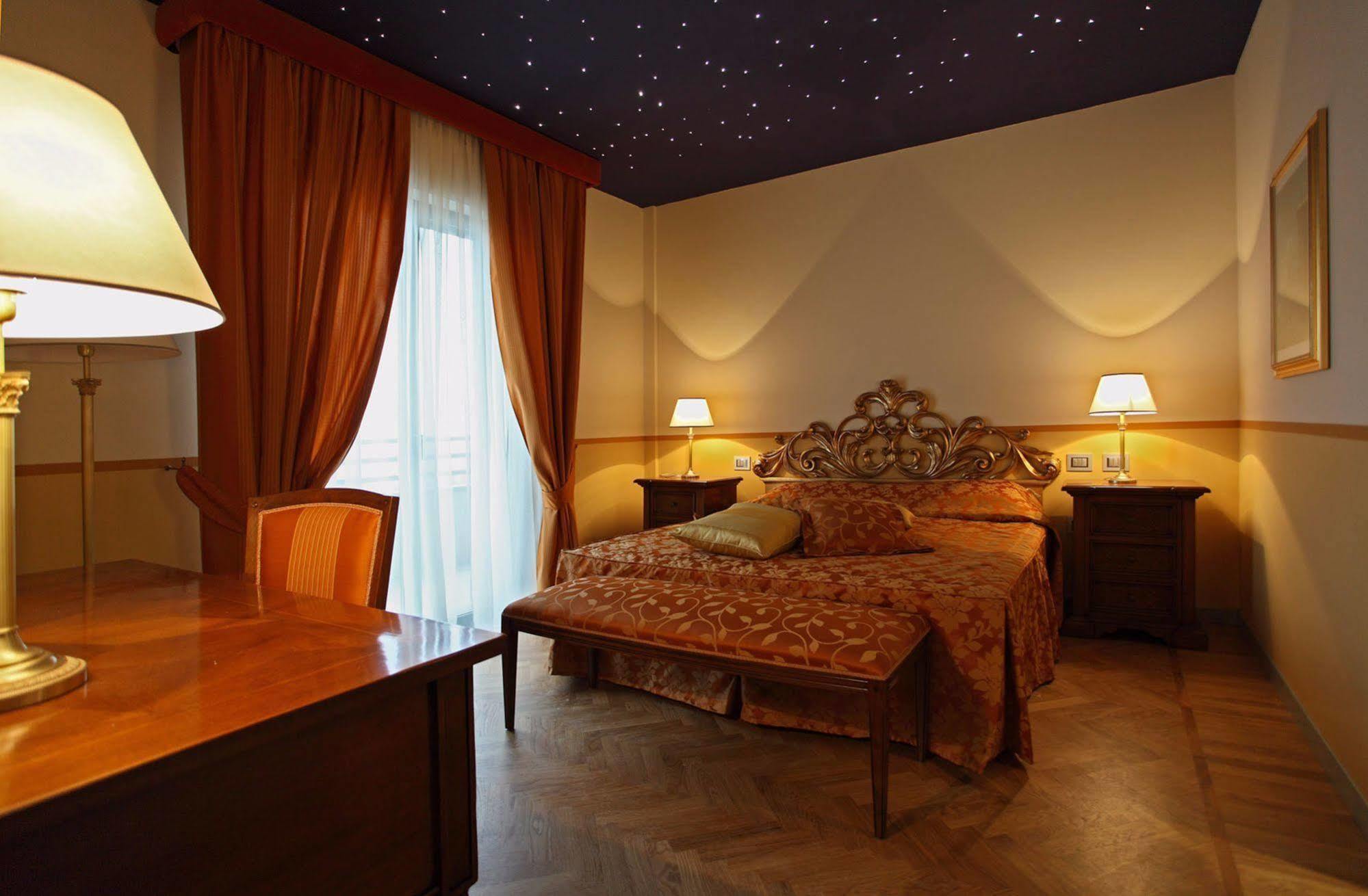 Grand Hotel פורלי מראה חיצוני תמונה