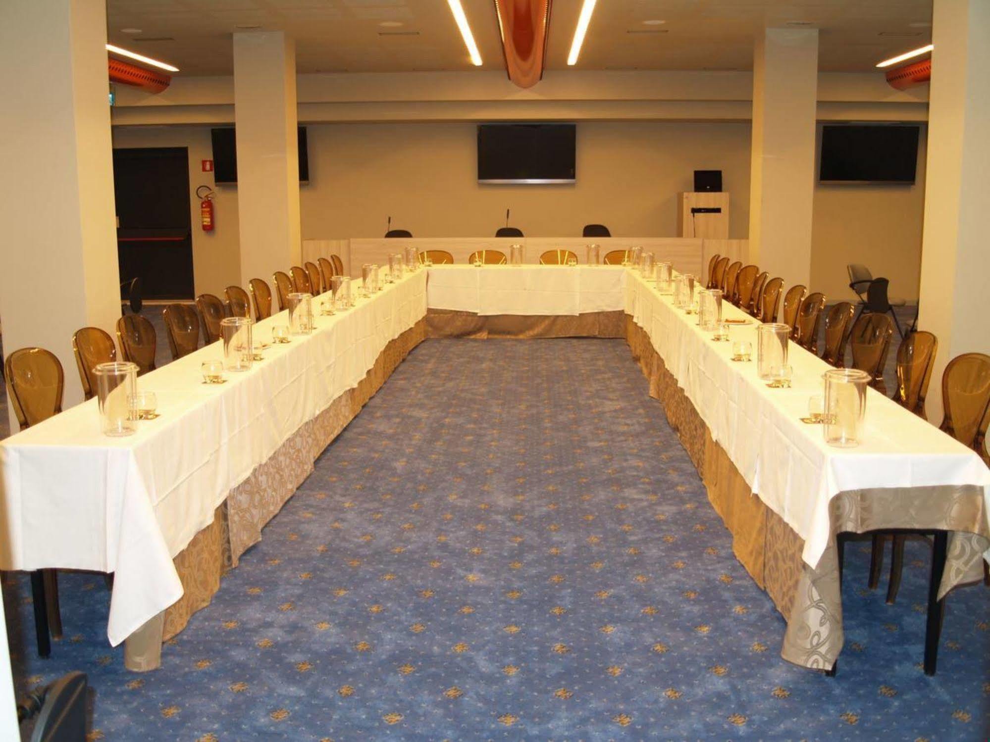 Grand Hotel פורלי מראה חיצוני תמונה
