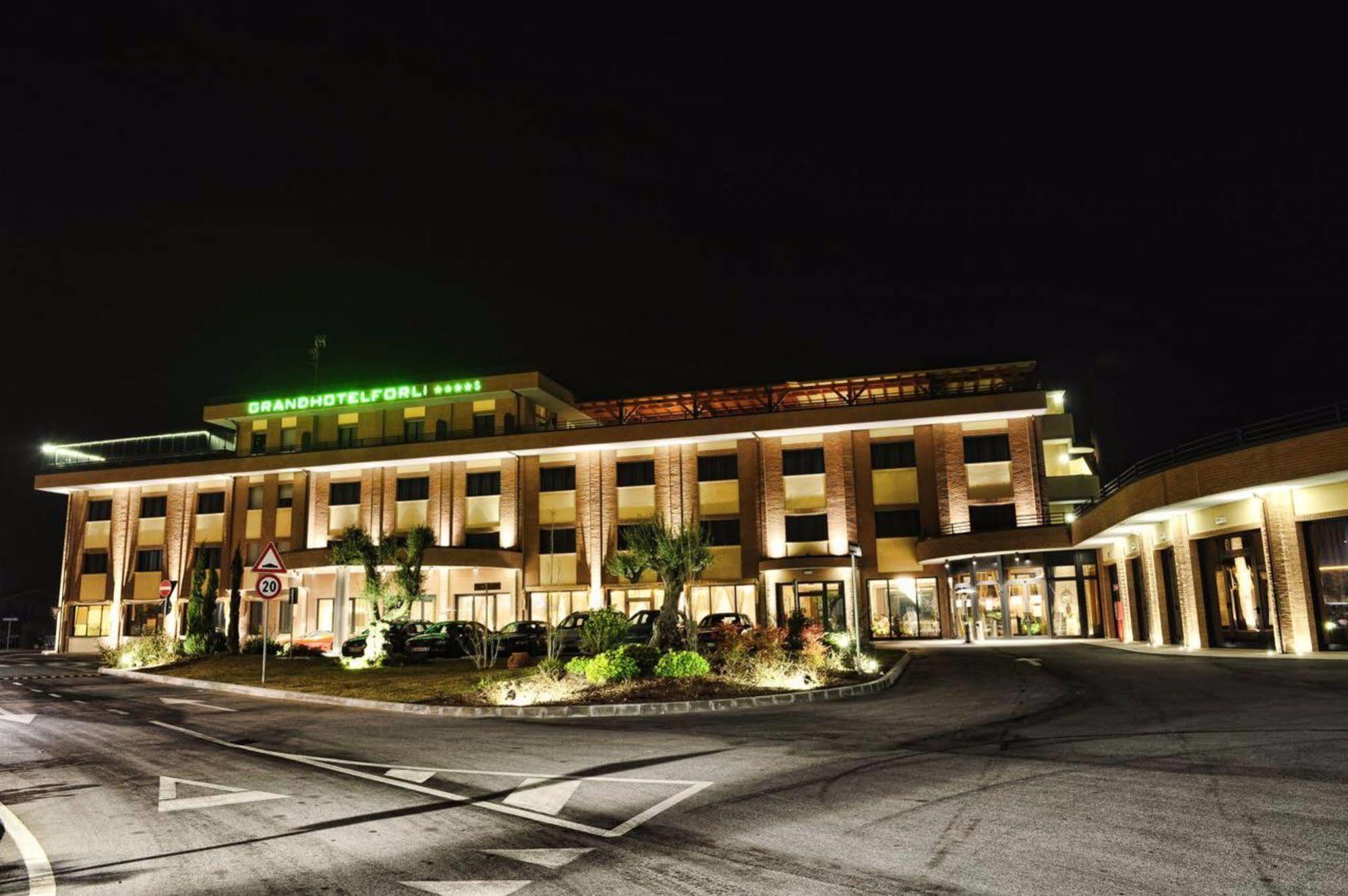 Grand Hotel פורלי מראה חיצוני תמונה